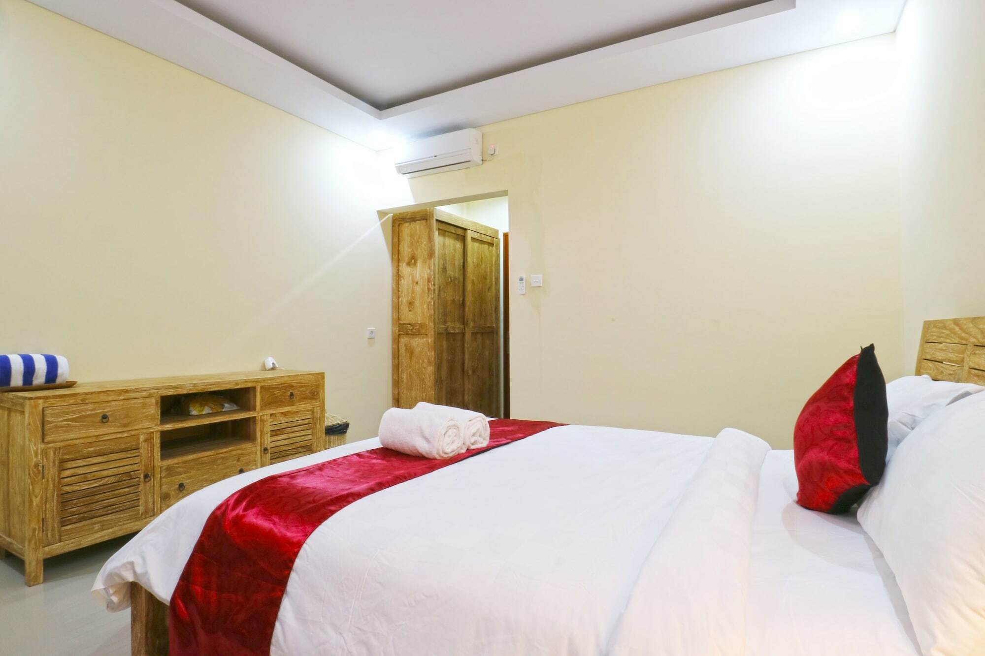 Lotus Bali Guest House Canggu  Exterior photo